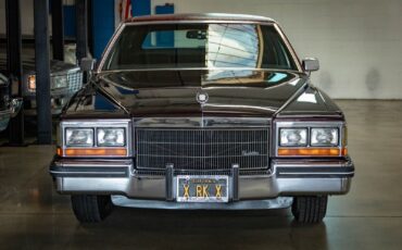Cadillac-Fleetwood-1985-Sedan-12