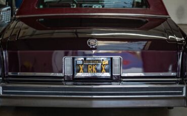 Cadillac-Fleetwood-1985-Sedan-18