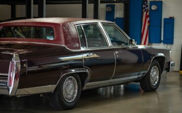 Cadillac-Fleetwood-1985-Sedan-25