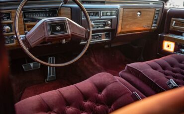 Cadillac-Fleetwood-1985-Sedan-32