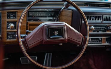 Cadillac-Fleetwood-1985-Sedan-33