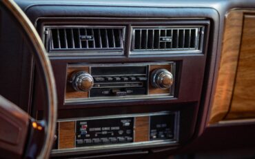 Cadillac-Fleetwood-1985-Sedan-34