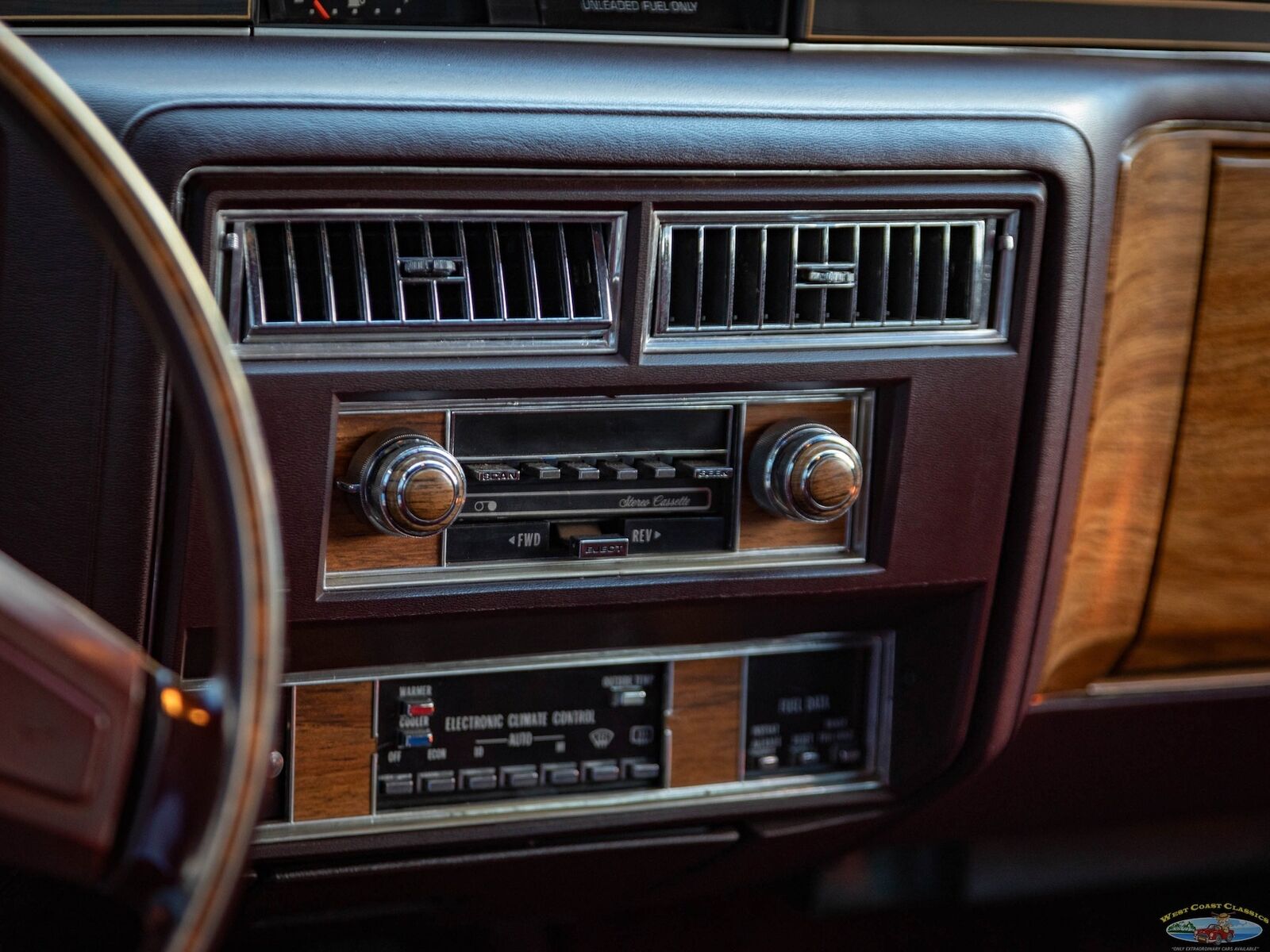 Cadillac-Fleetwood-1985-Sedan-34