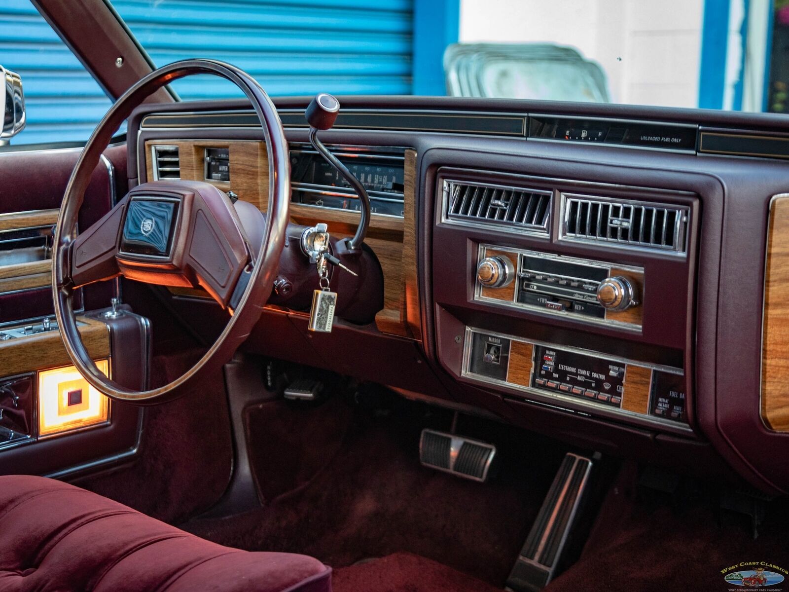 Cadillac-Fleetwood-1985-Sedan-39