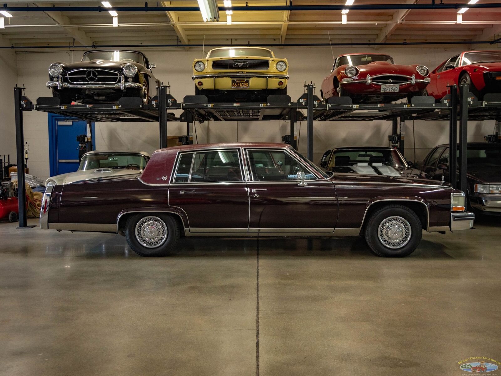 Cadillac-Fleetwood-1985-Sedan-5