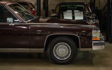 Cadillac-Fleetwood-1985-Sedan-6