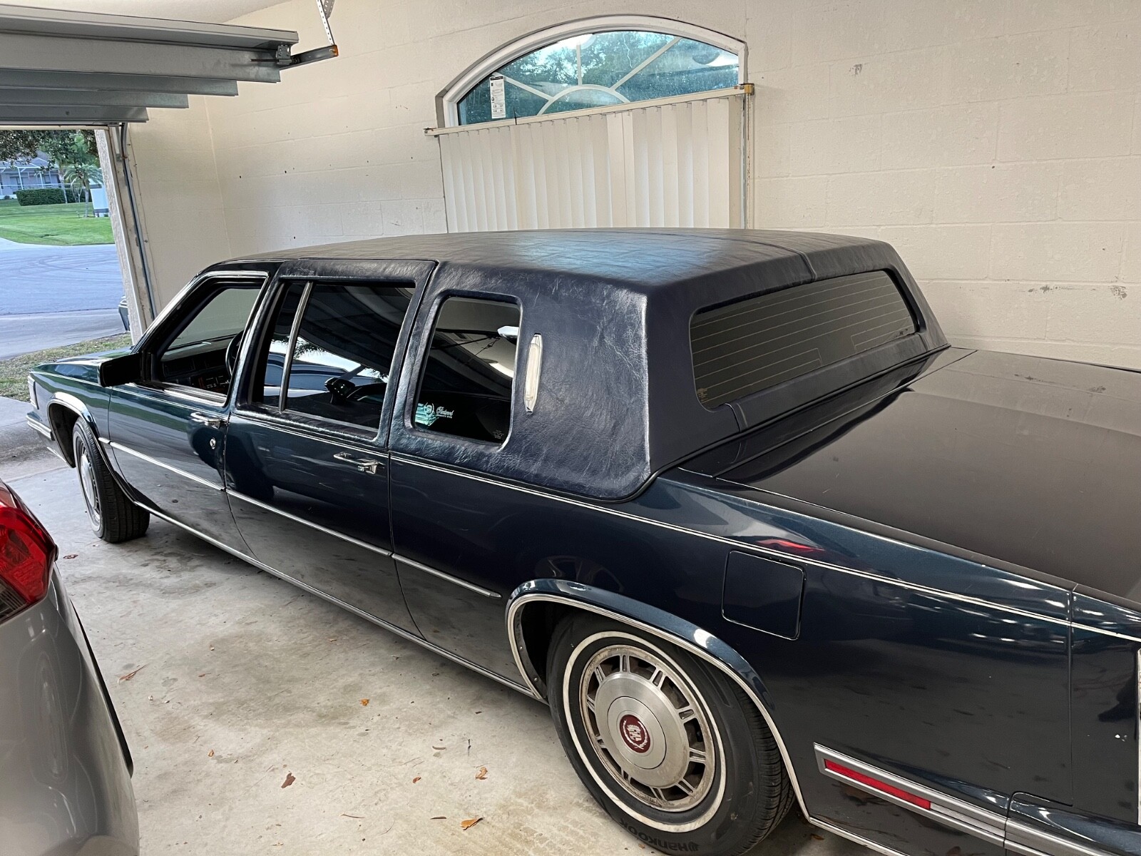 Cadillac-Fleetwood-1986-Limousine-1