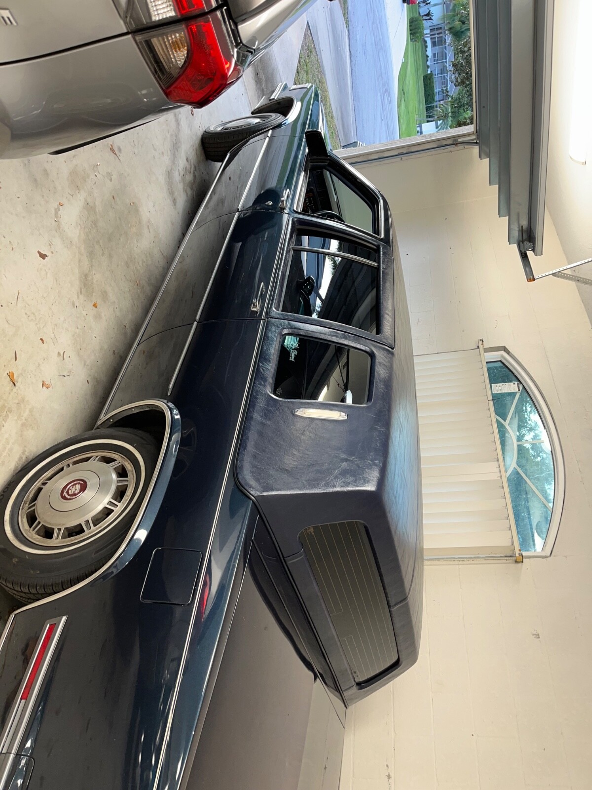 Cadillac-Fleetwood-1986-Limousine-15
