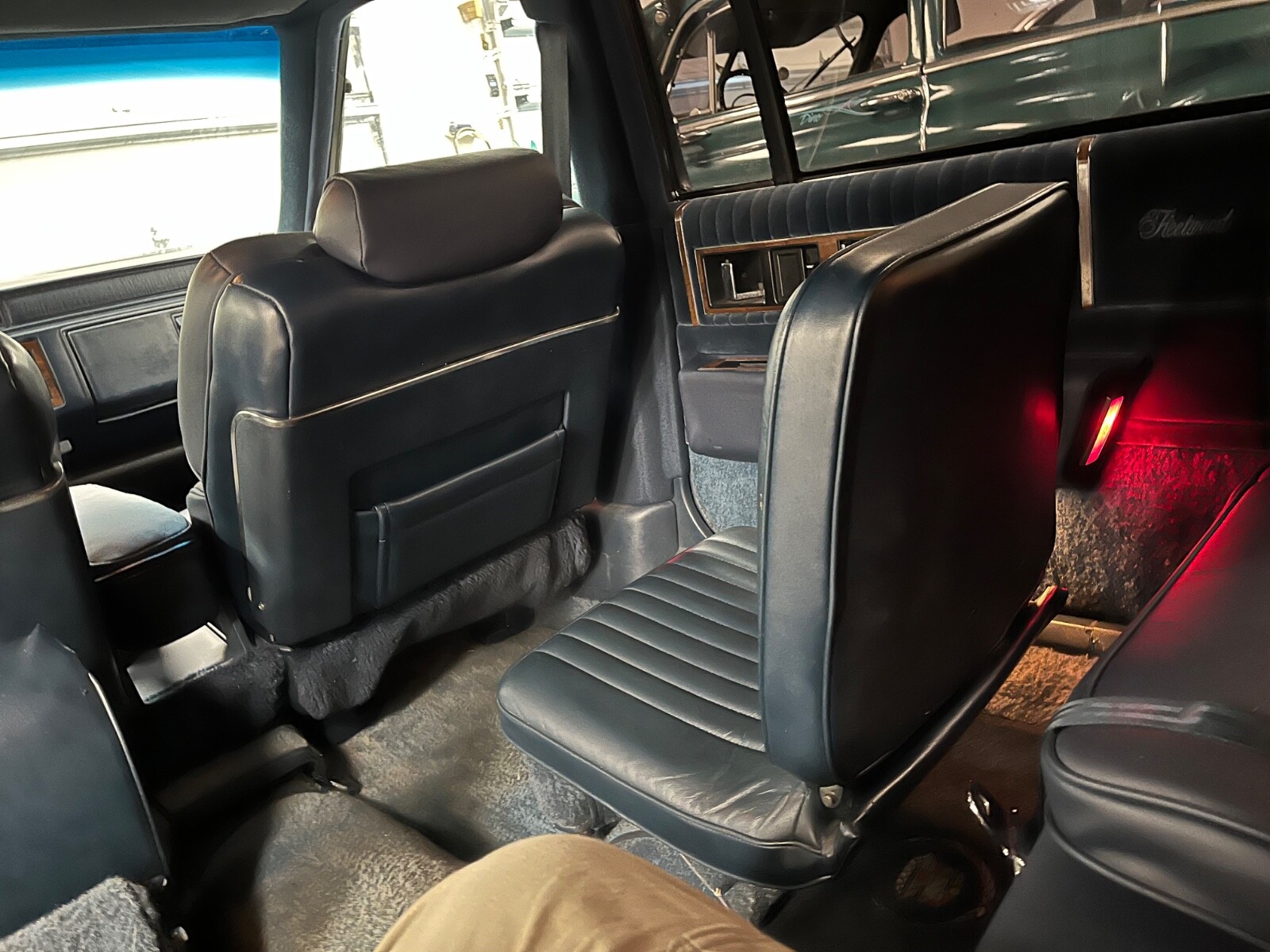 Cadillac-Fleetwood-1986-Limousine-22