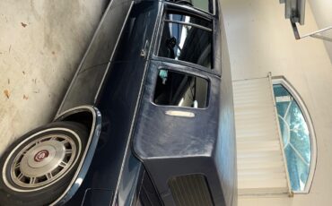 Cadillac-Fleetwood-1986-Limousine-38