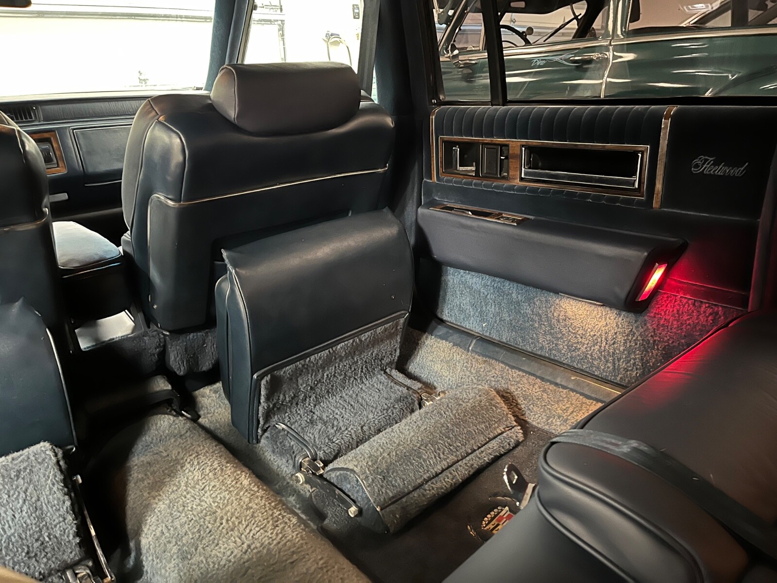 Cadillac-Fleetwood-1986-Limousine-5