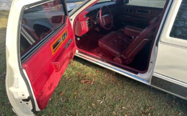 Cadillac-Fleetwood-1990-5