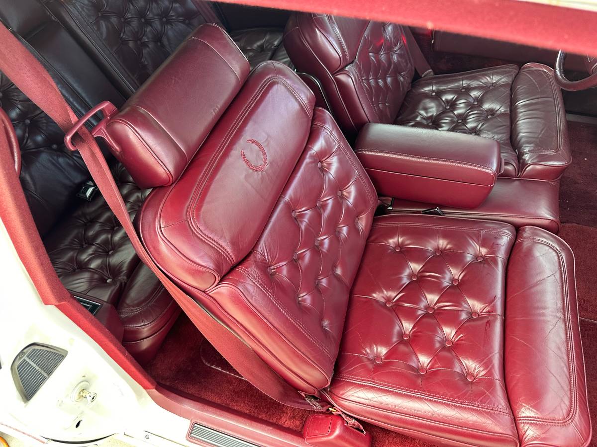Cadillac-Fleetwood-1990-9