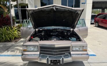 Cadillac-Fleetwood-1991-Sedan-16