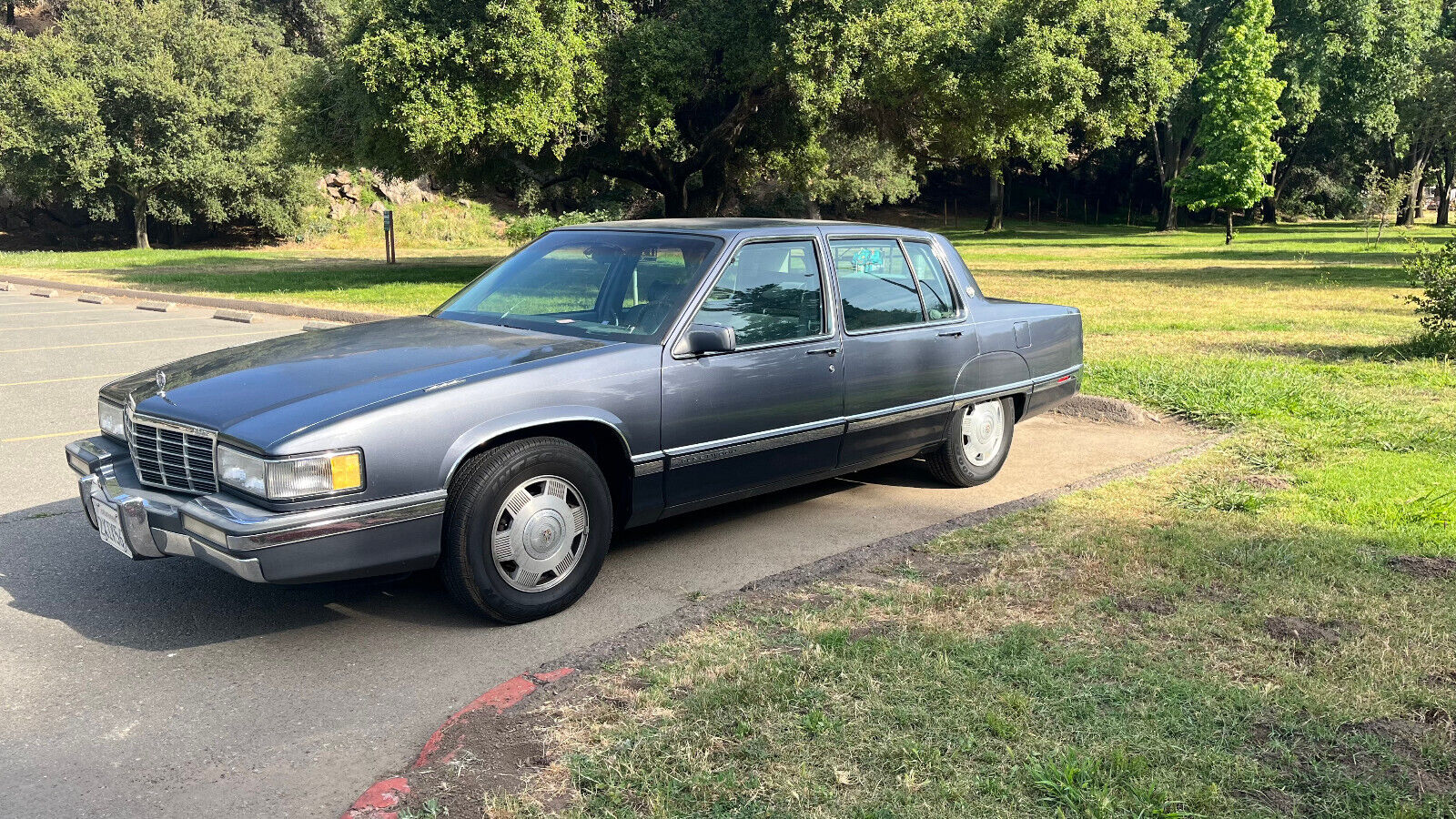 Cadillac Fleetwood 1991 Sedan