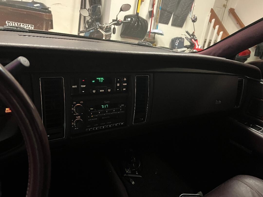 Cadillac-Fleetwood-1994-Sedan-10