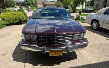 Cadillac-Fleetwood-1994-Sedan-2