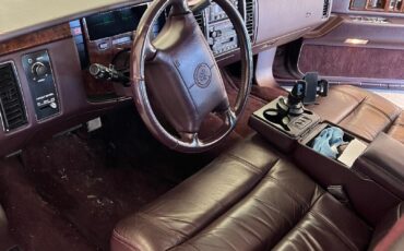 Cadillac-Fleetwood-1994-Sedan-5