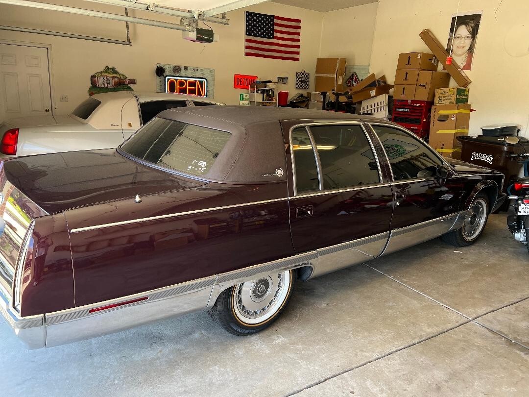 Cadillac-Fleetwood-1994-Sedan-9