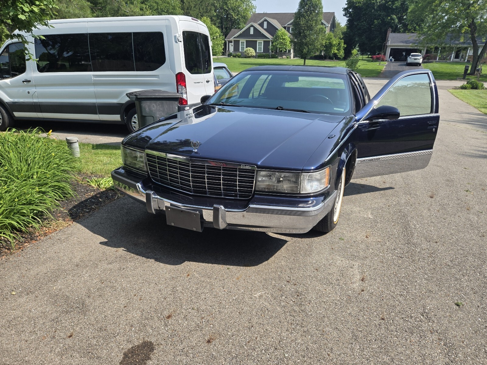 Cadillac-Fleetwood-1995-12