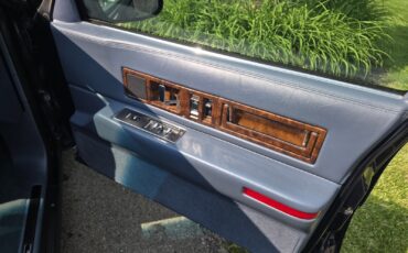 Cadillac-Fleetwood-1995-20