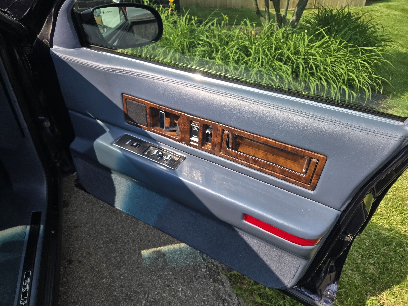 Cadillac-Fleetwood-1995-20