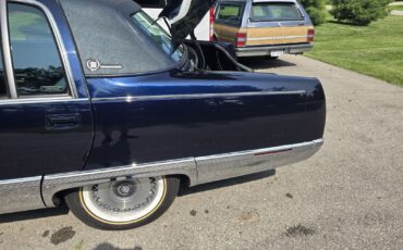 Cadillac-Fleetwood-1995-33