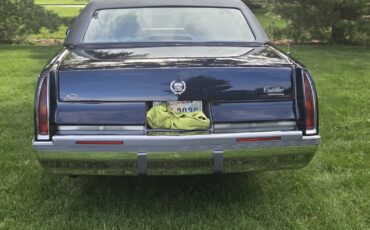 Cadillac-Fleetwood-1995-4