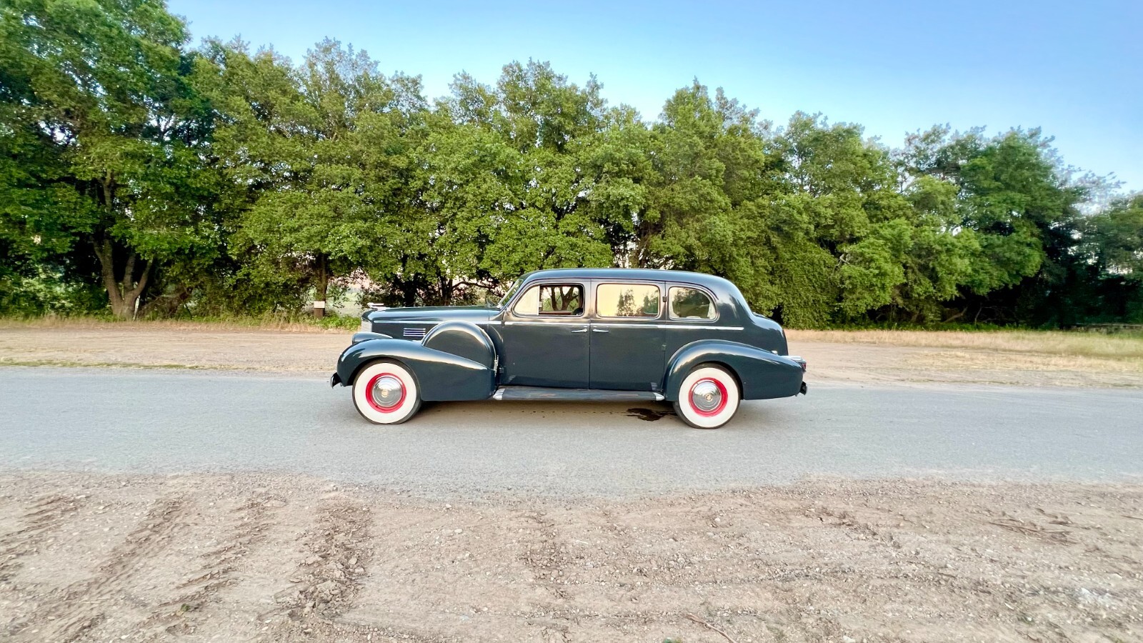 Cadillac-Fleetwood-Imperial-Series-75-Limousine-1938-Limousine-1