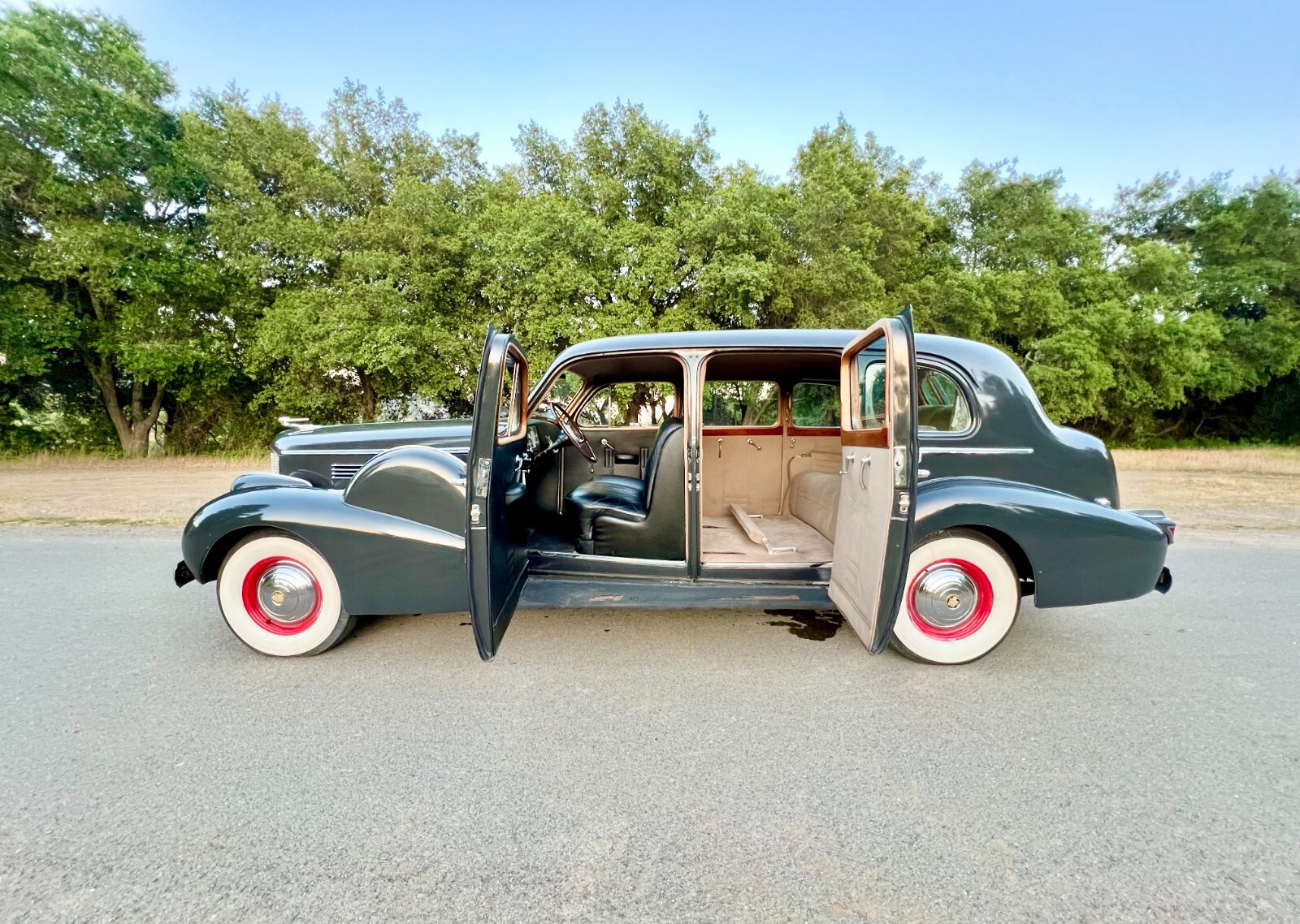 Cadillac-Fleetwood-Imperial-Series-75-Limousine-1938-Limousine-14