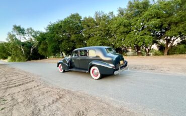 Cadillac-Fleetwood-Imperial-Series-75-Limousine-1938-Limousine-2