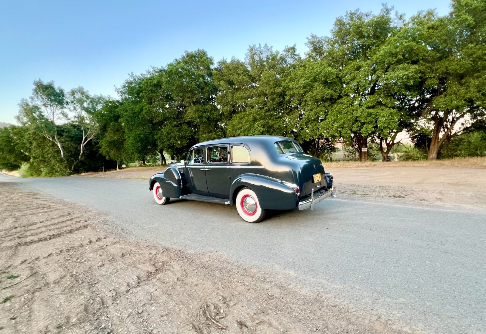 Cadillac-Fleetwood-Imperial-Series-75-Limousine-1938-Limousine-2