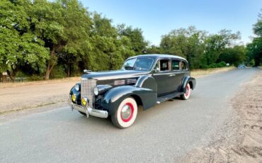 Cadillac-Fleetwood-Imperial-Series-75-Limousine-1938-Limousine