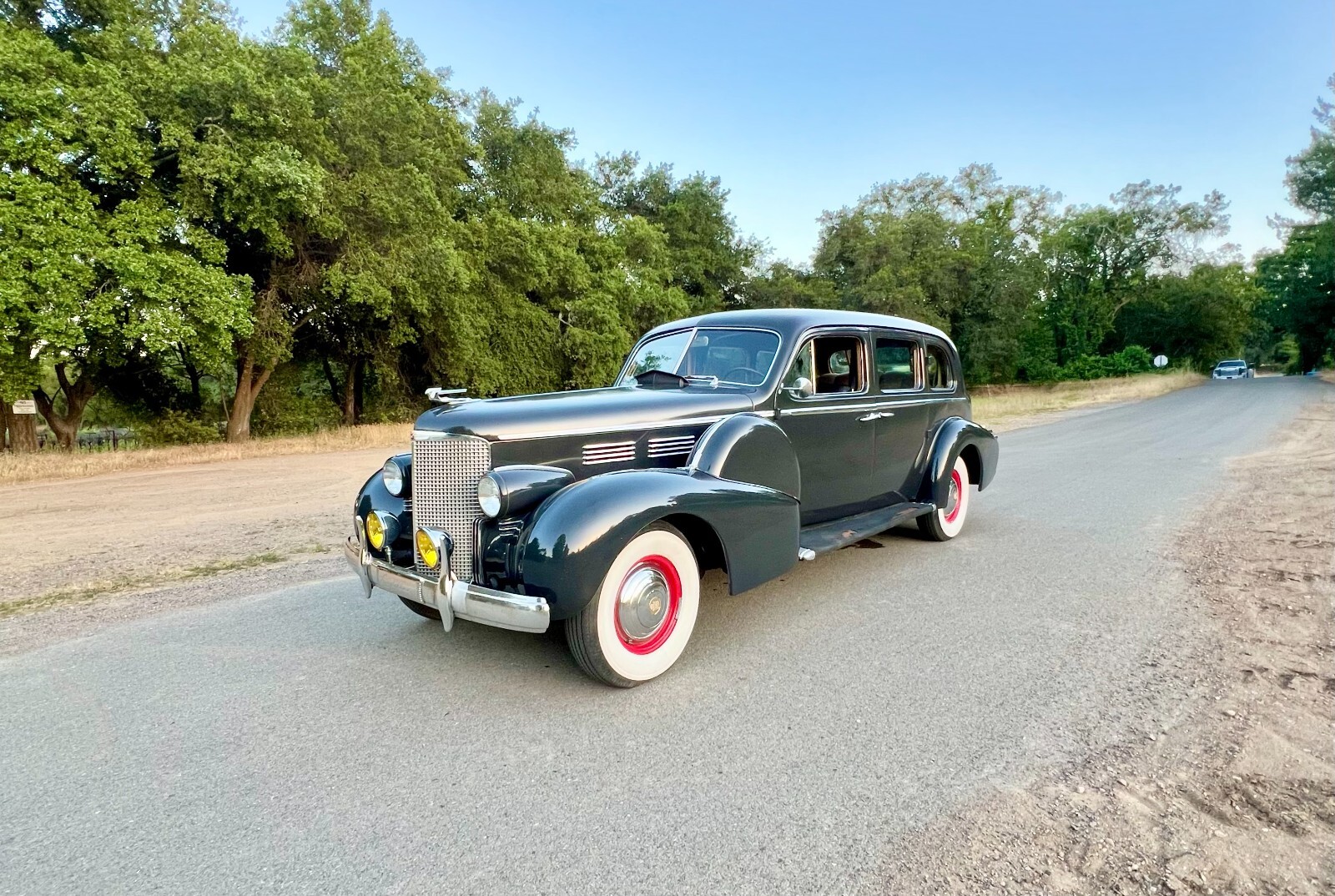 Cadillac-Fleetwood-Imperial-Series-75-Limousine-1938-Limousine