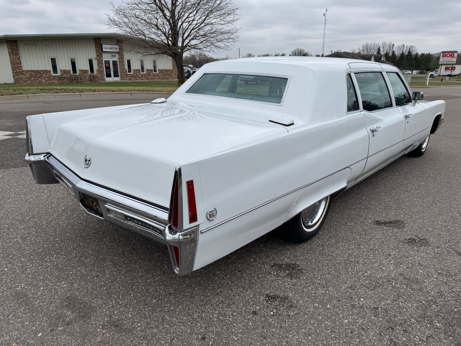 Cadillac-Fleetwood-Limousine-1970-Limousine-2