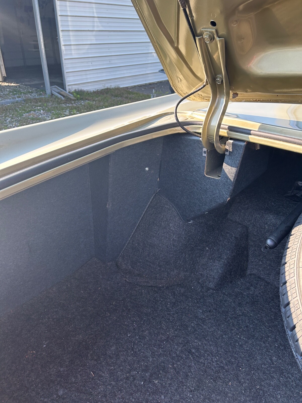 Cadillac-Sedan-De-Ville-1968-Sedan-10