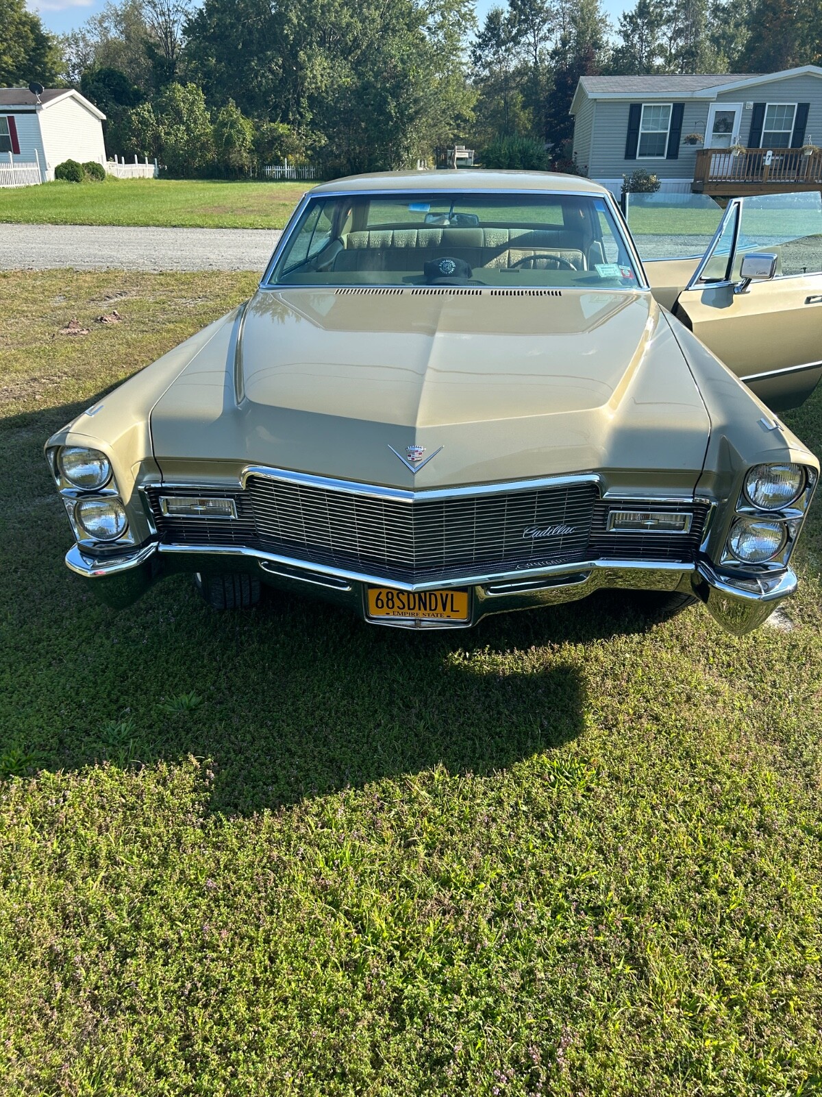 Cadillac-Sedan-De-Ville-1968-Sedan-3