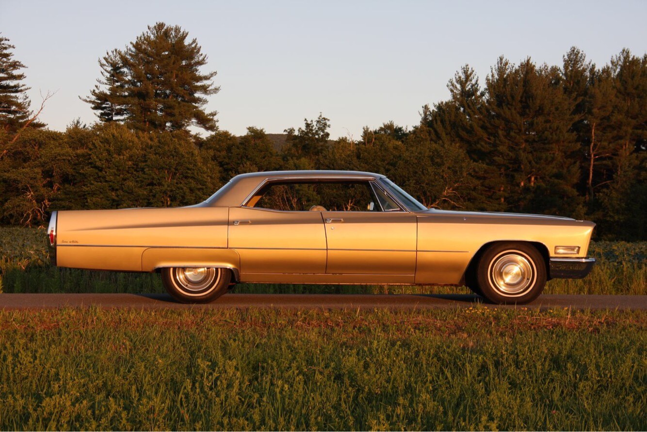 Cadillac-Sedan-De-Ville-1968-Sedan