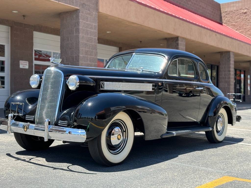 Cadillac Series 60 opera coupe  1937 black