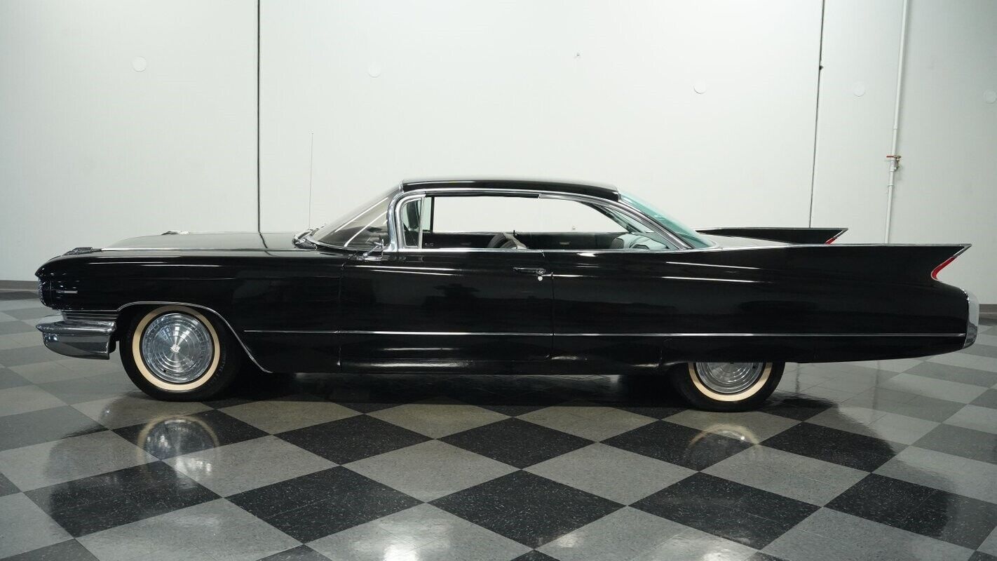Cadillac-Series-62-1960-Coupe-2