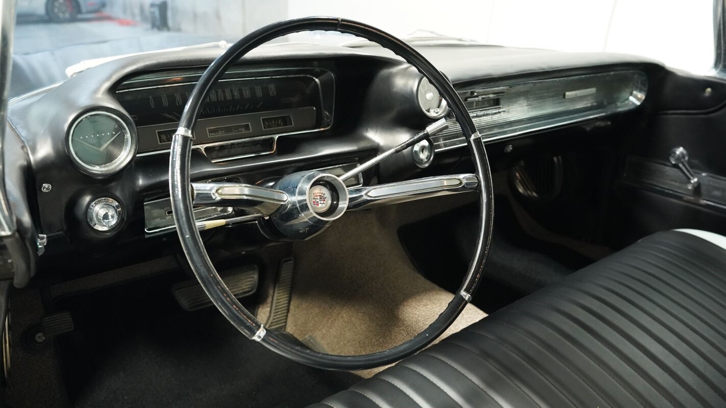 Cadillac-Series-62-1960-Coupe-32