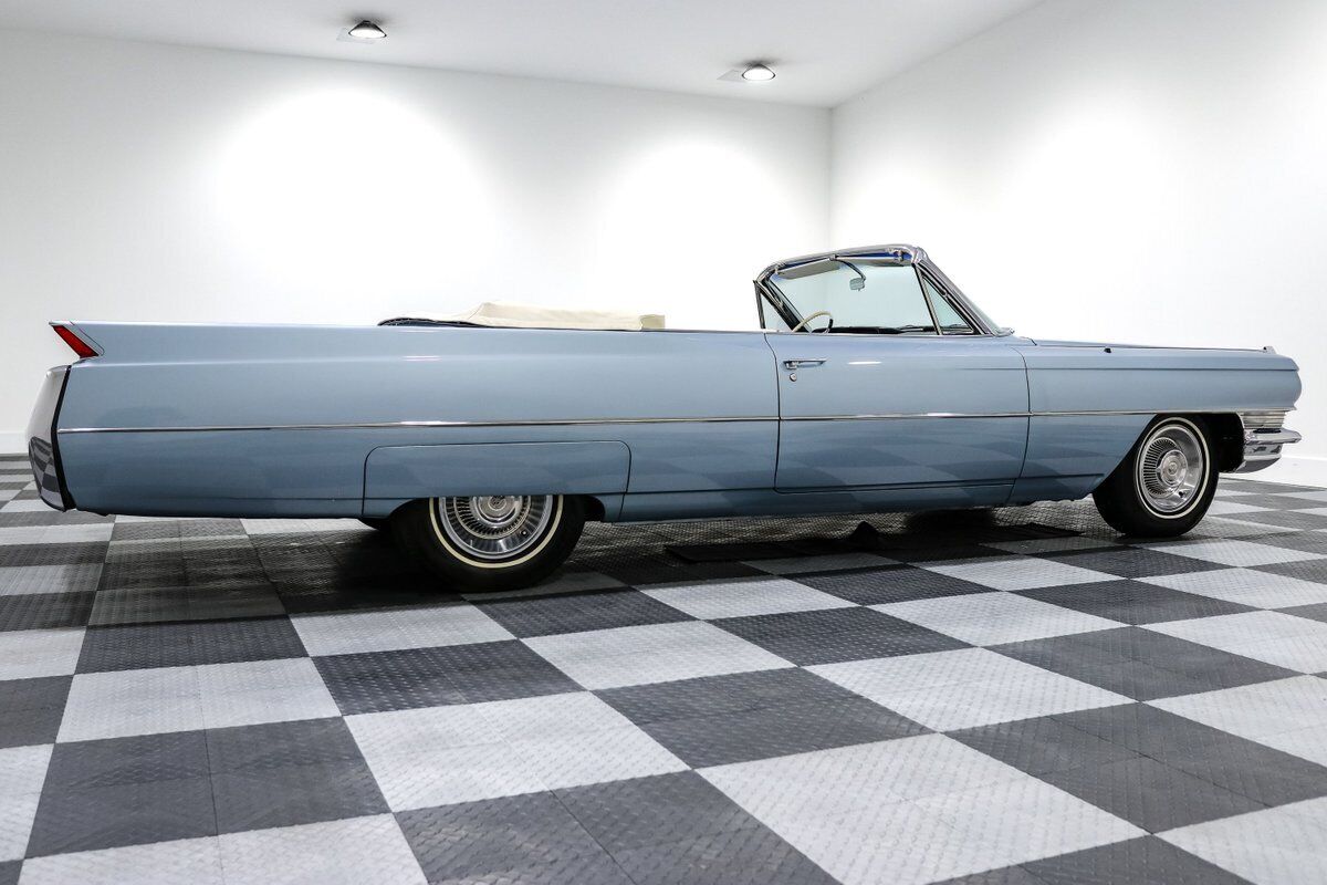 Cadillac-Series-62-1964-Convertible-11