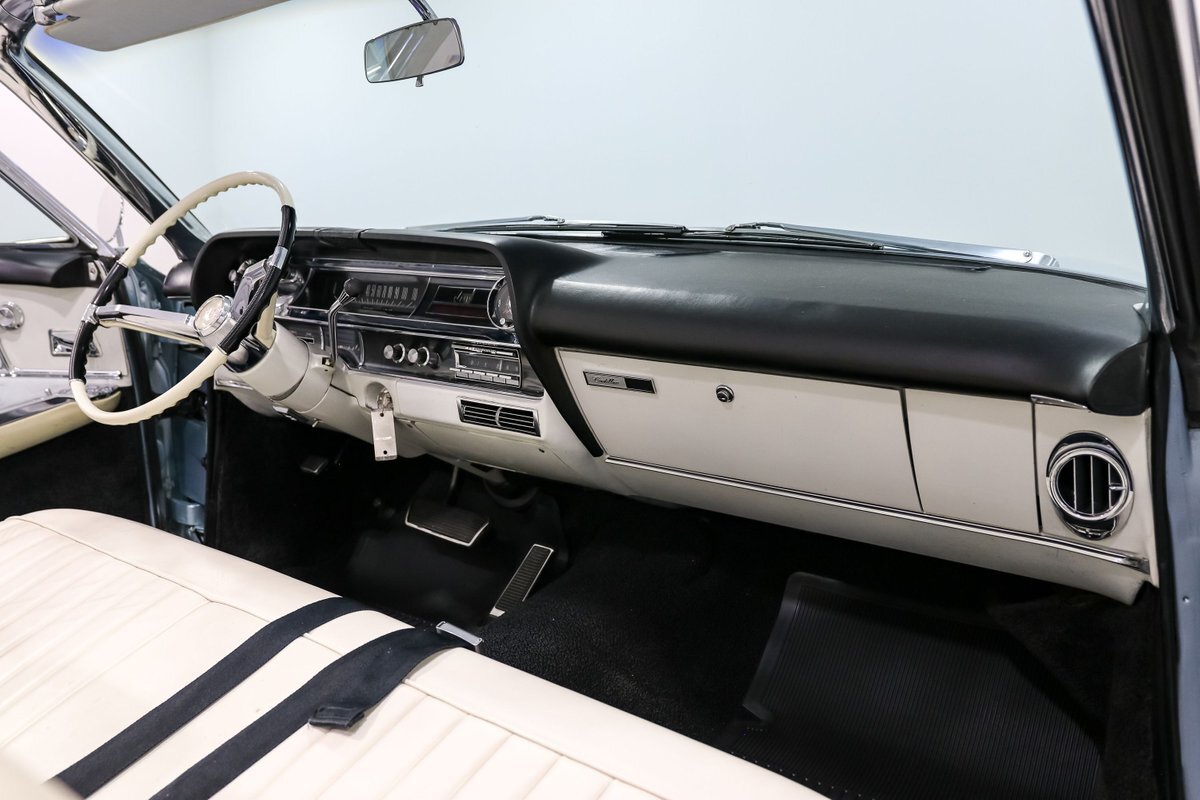 Cadillac-Series-62-1964-Convertible-19