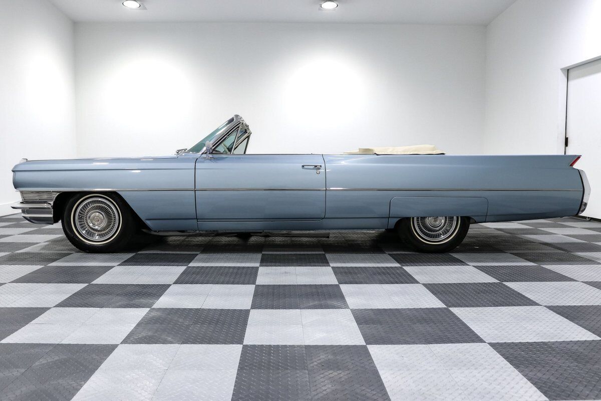 Cadillac-Series-62-1964-Convertible-5