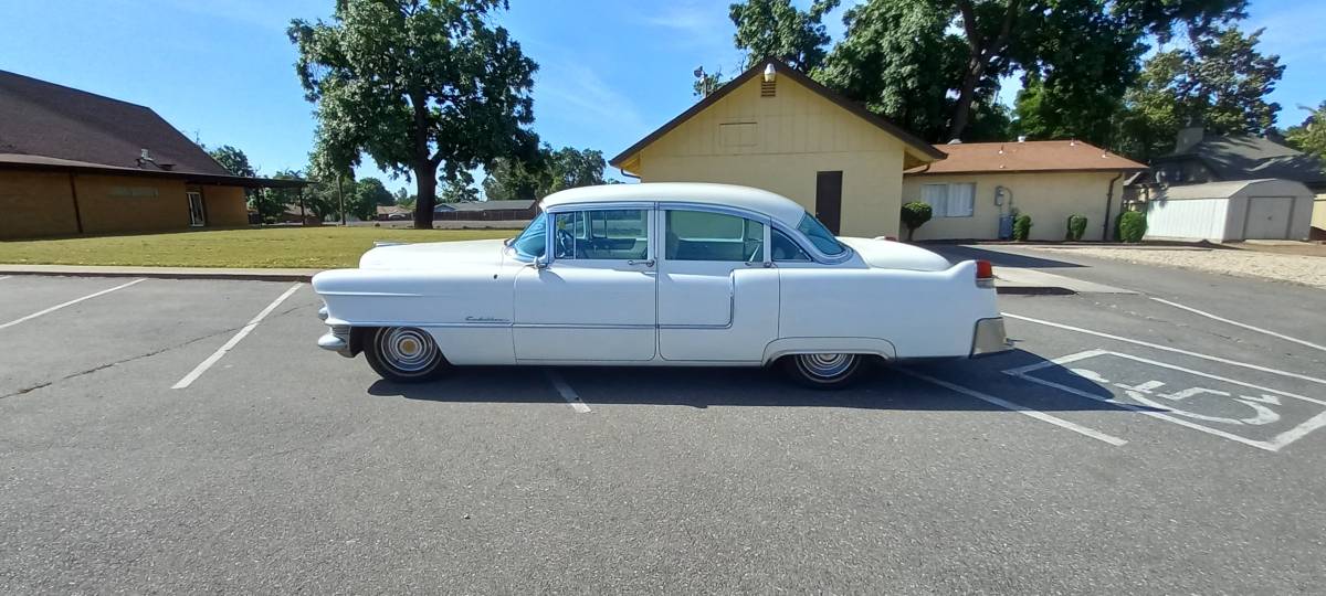 Cadillac-Series-62-sedan-1955-custom-3