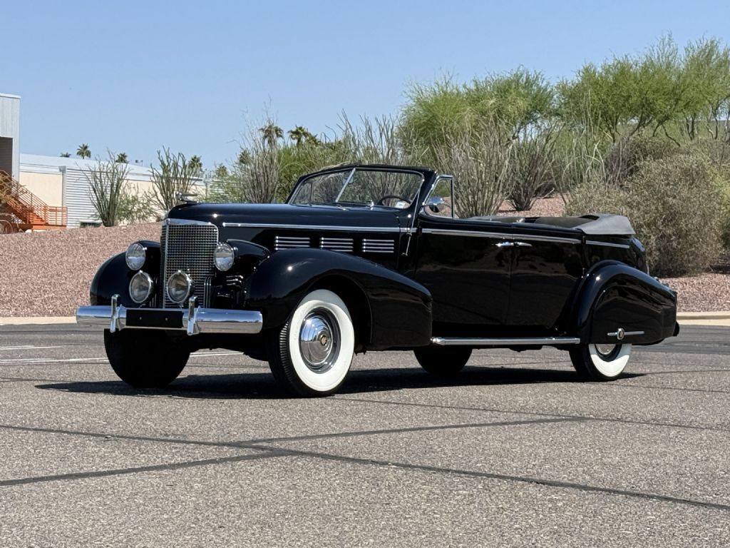 Cadillac-Series-75-Convertible-Sedan-1938-Convertible-Sedan-with-Division-1