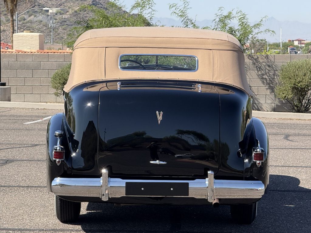 Cadillac-Series-75-Convertible-Sedan-1938-Convertible-Sedan-with-Division-11
