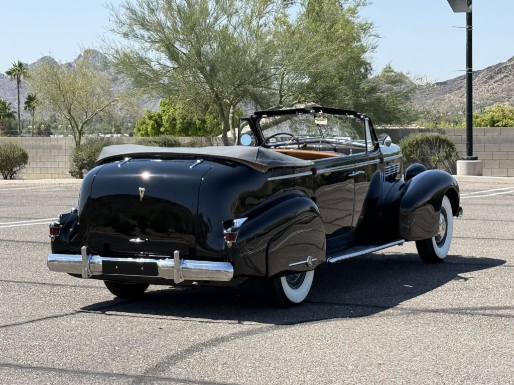 Cadillac-Series-75-Convertible-Sedan-1938-Convertible-Sedan-with-Division-12