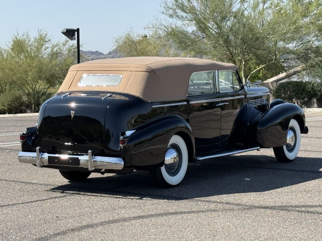 Cadillac-Series-75-Convertible-Sedan-1938-Convertible-Sedan-with-Division-13