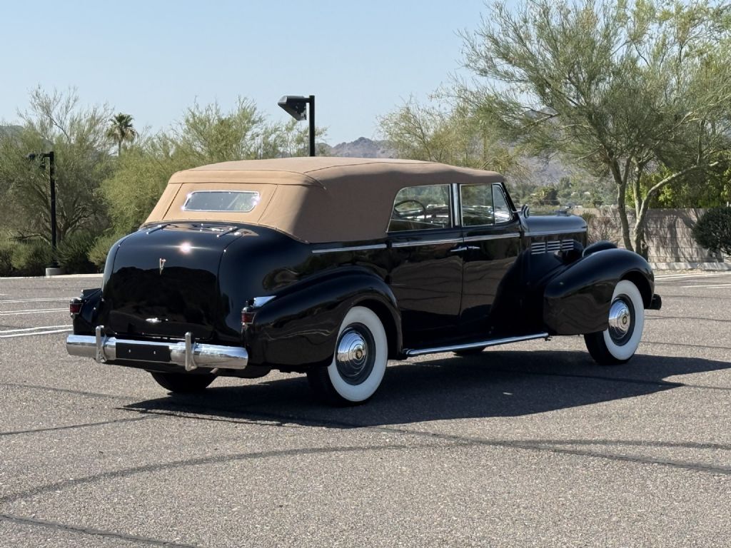 Cadillac-Series-75-Convertible-Sedan-1938-Convertible-Sedan-with-Division-15